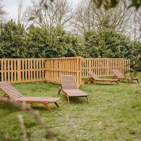 Les De La Cour Au Mercier Holiday home *